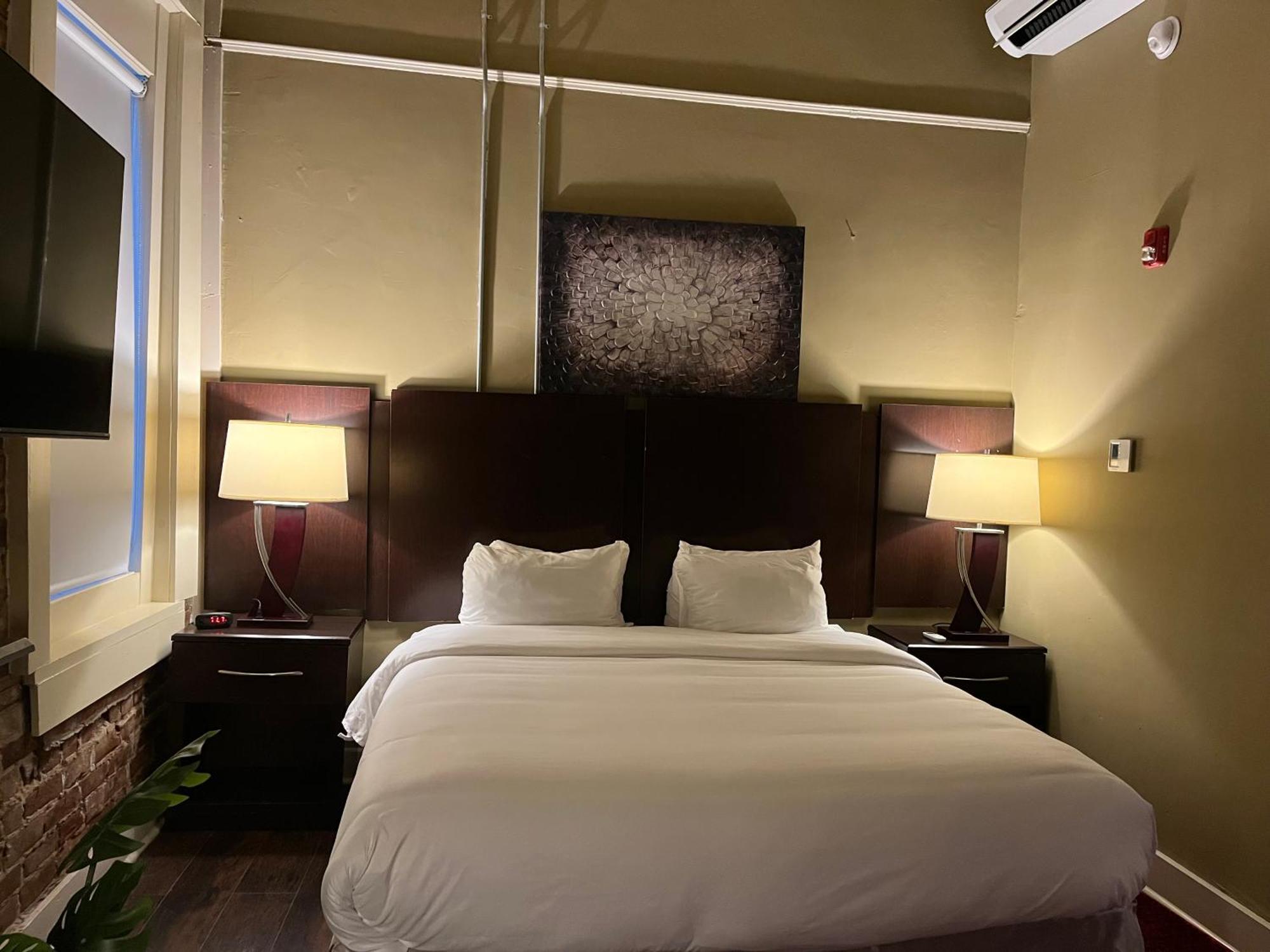 The Skylight Hotel Гринвилл Экстерьер фото