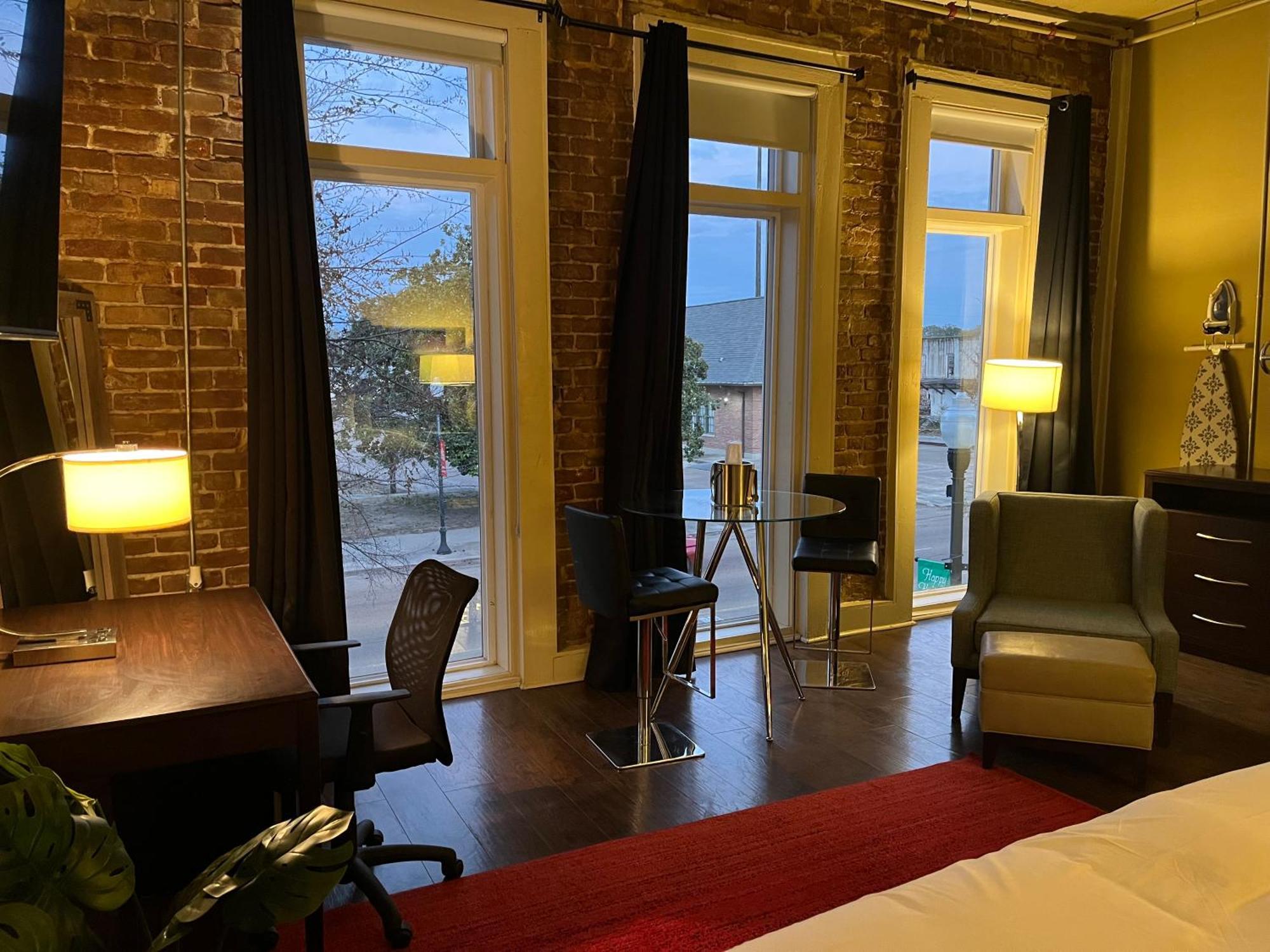 The Skylight Hotel Гринвилл Экстерьер фото
