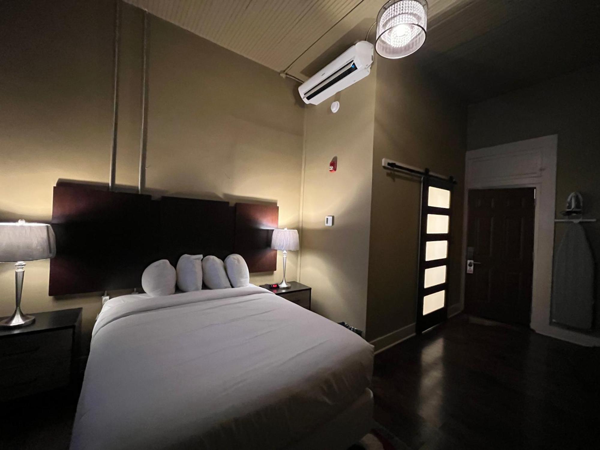 The Skylight Hotel Гринвилл Экстерьер фото