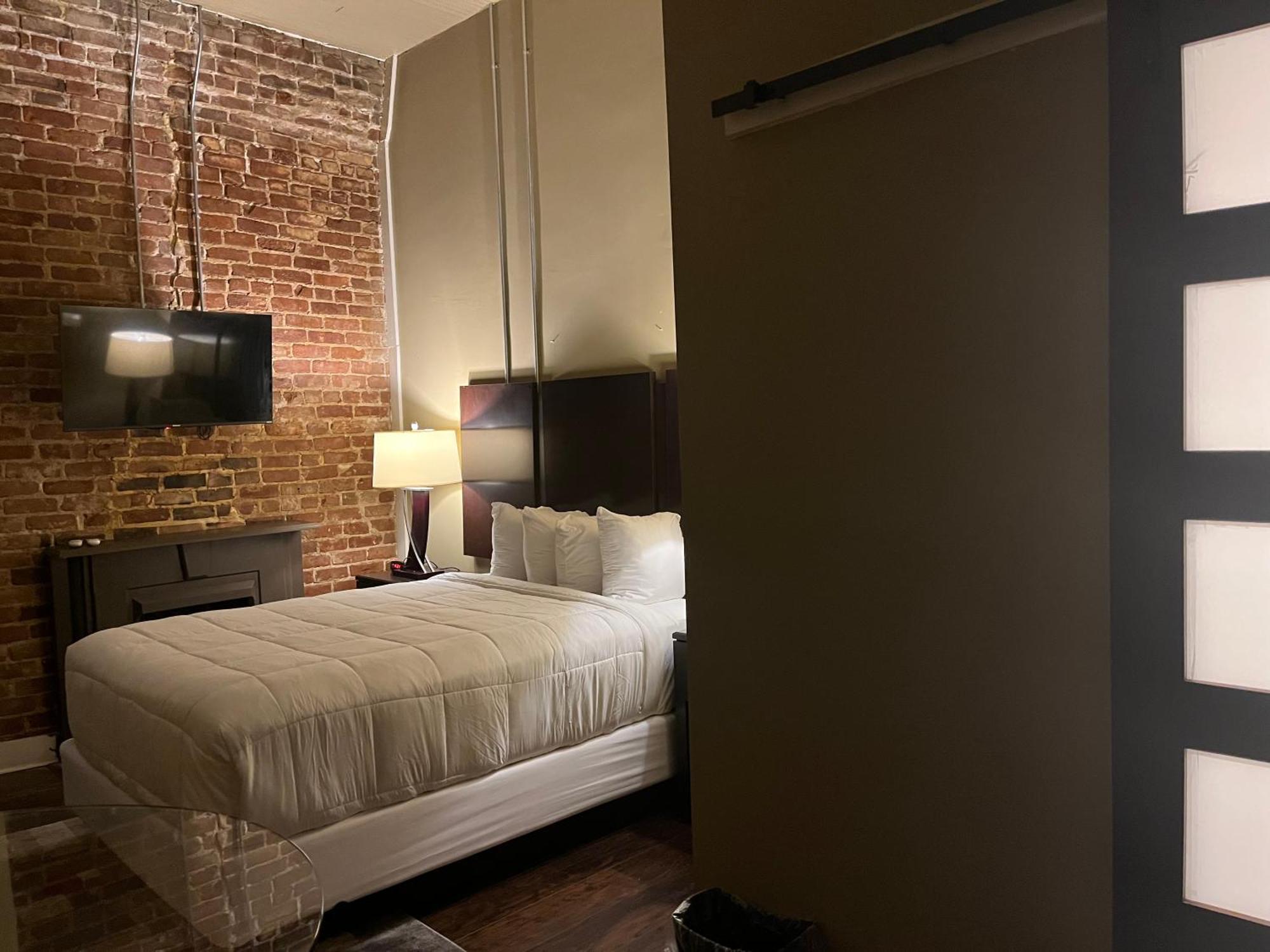The Skylight Hotel Гринвилл Экстерьер фото
